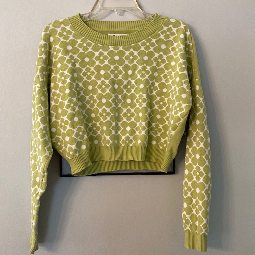Floral cropped sweater